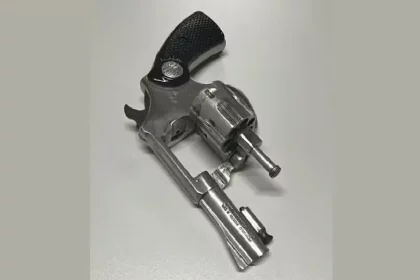 Homem É Preso Após Receber Arma De Fogo Em Encomenda Do Correios.