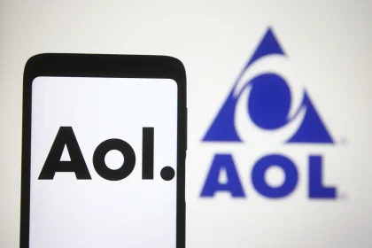 Projeções Indicam Que A Aol Vale Cerca De Us$ 1,4 Bilhões (R$ 7,5 Bilhões) (Imagem: Viewimage/Shutterstock) Projeções Indicam Que A Aol Vale Cerca De Us$ 1,4 Bilhões (R$ 7,5 Bilhões) (Imagem: Viewimage/Shutterstock)