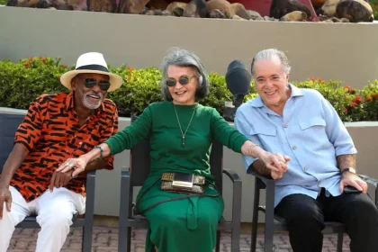Emissora Prestou Uma Homenagem Especial Para Nomes Como Tony Ramos, Walcyr Carrasco, Fernanda Montenegro E Mais.
