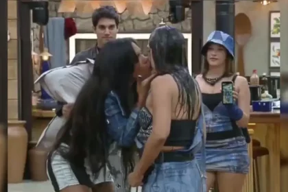 A Fazenda 17: Carol Beija Yoná E Pode Ser Expulsa; Vídeo. Reprodução/Record Plus