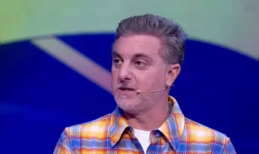 Luciano Huck Descartou A Possibilidade De Uma Cirurgia Estética No Nariz E Fez Confissão No 'Domingão'.