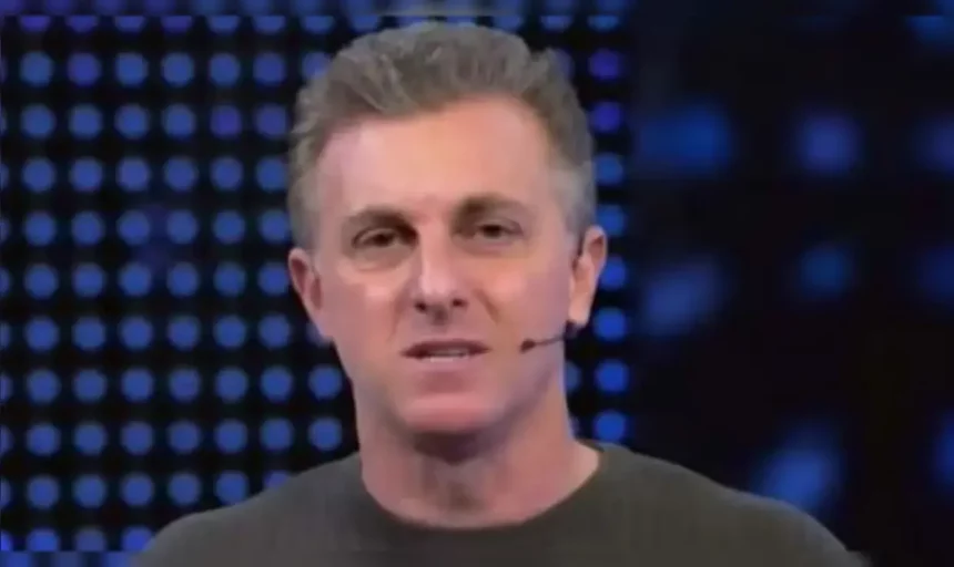 Luciano Huck Quebra Protocolo E Faz Mudança Na 'Dança Dos Famosos'. ​