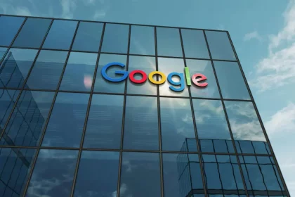 Google Foi O Grande Destaque Do Ano, Conquistando O Primeiro Lugar Tanto No Ranking Geral Quanto No Setor De Tecnologia (Imagem: Skorzewiak/Shutterstock)