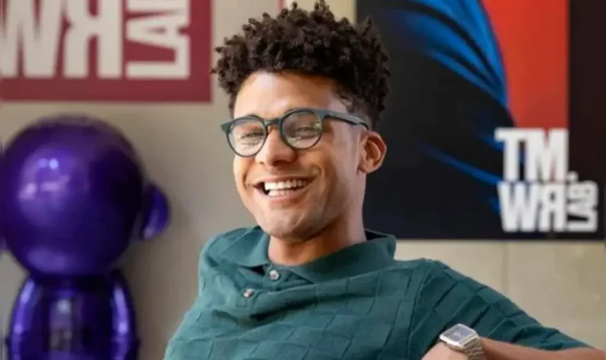 Lucas Leto Mostra Novo Talento E Dá Pistas De Próximo Trabalho.