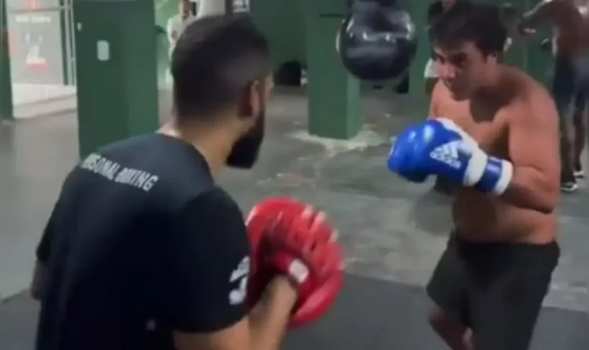 Marcelo Sangalo Surpreendeu A Internet Ao Praticar Boxe Em Academia De Salvador.