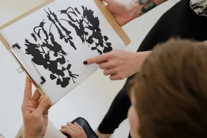 Aplicação Do Teste De Rorschach / Crédito: Rdne Stock Project / Pexels