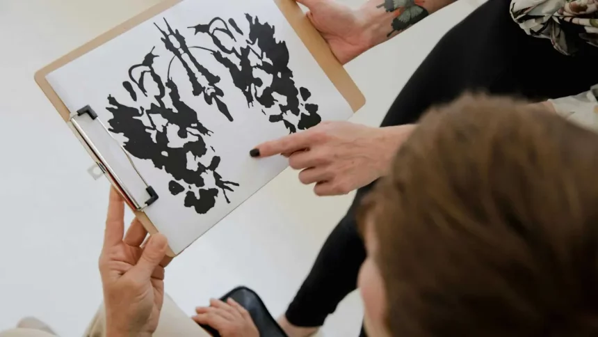 Aplicação Do Teste De Rorschach / Crédito: Rdne Stock Project / Pexels
