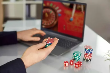 Navegador É Usado Para Jogos De Azar Proibidos E Roubo De Informações (Imagem: Studio Romantic/Shutterstock) Navegador É Usado Para Jogos De Azar Proibidos E Roubo De Informações (Imagem: Studio Romantic/Shutterstock)