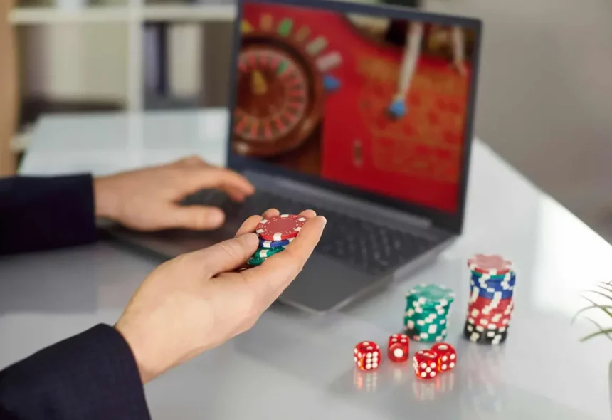Navegador É Usado Para Jogos De Azar Proibidos E Roubo De Informações (Imagem: Studio Romantic/Shutterstock) Navegador É Usado Para Jogos De Azar Proibidos E Roubo De Informações (Imagem: Studio Romantic/Shutterstock)