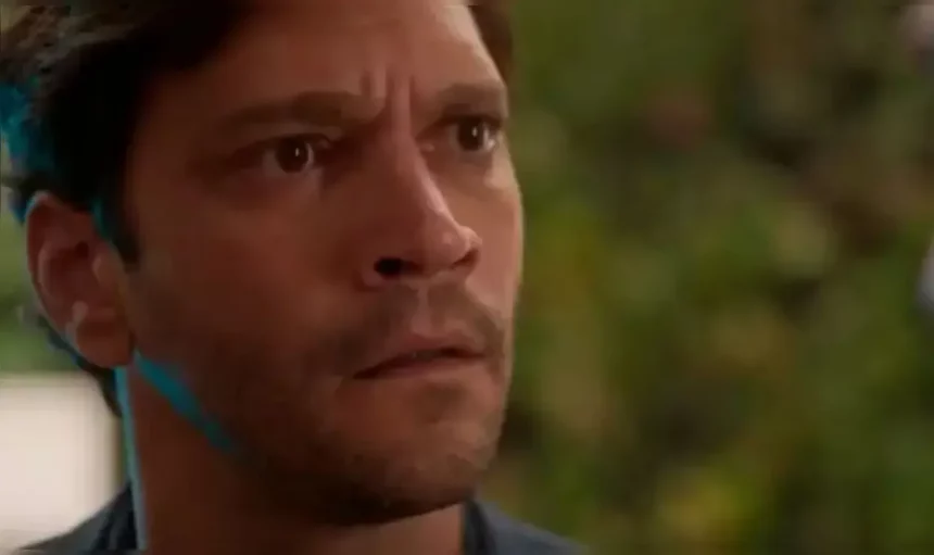 Vilão Ficará Na Mira De Três Vilões E Poderá Se Dar Mal.  Vilão Ficará Na Mira De Três Vilões E Poderá Se Dar Mal. 