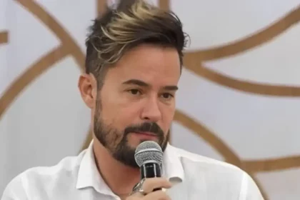 Ator Realizou Procedimento E Falou A Respeito Do Processo De Recuperação.  Ator Realizou Procedimento E Falou A Respeito Do Processo De Recuperação. 