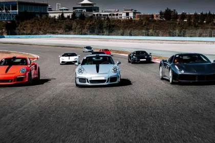 Carros De Luxo Fazem A Cabeça De Artistas E Jogadores De Futebol (Imagem: @Azerbaijan-Stockers /Freepik)