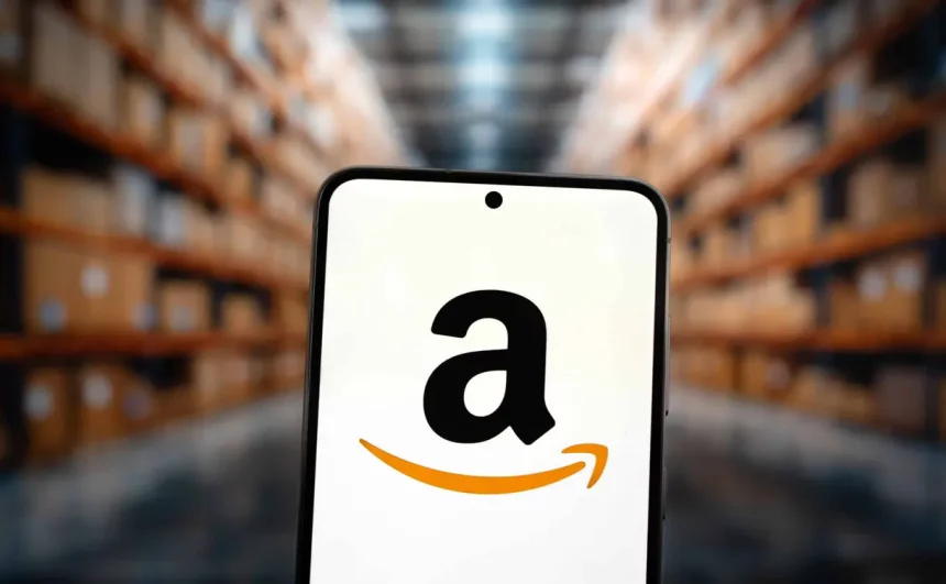 Empresa De Jeff Bezos É Acusada Por Organização De Não Revelar A Quantidade Total Que Seus Sistemas Gastam Com Água (Imagem: Gguy/Shutterstock) Empresa De Jeff Bezos É Acusada Por Organização De Não Revelar A Quantidade Total Que Seus Sistemas Gastam Com Água (Imagem: Gguy/Shutterstock)