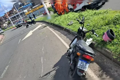 Homem Morre Após Bater Moto Em Poste Em Salvador.