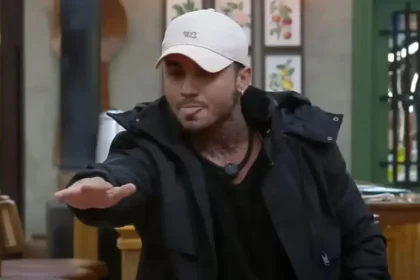 Em Conversa Com Aliados, Wallas Revelou Interferência Externa Para Participante De 'A Fazenda 17'.