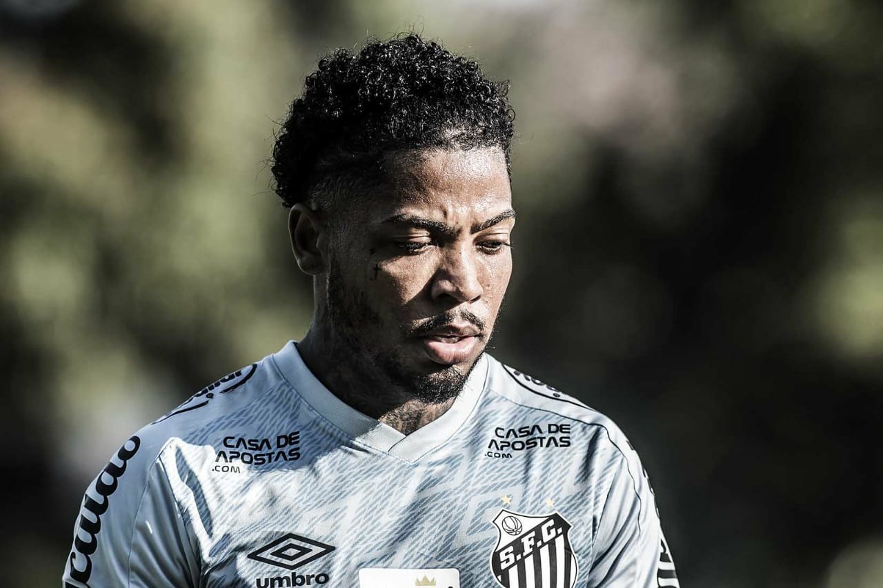 “Você É Burro, Você Está Na Senzala”, Diz Comentarista De Rádio Sobre Jogador Marinho, Do Santos