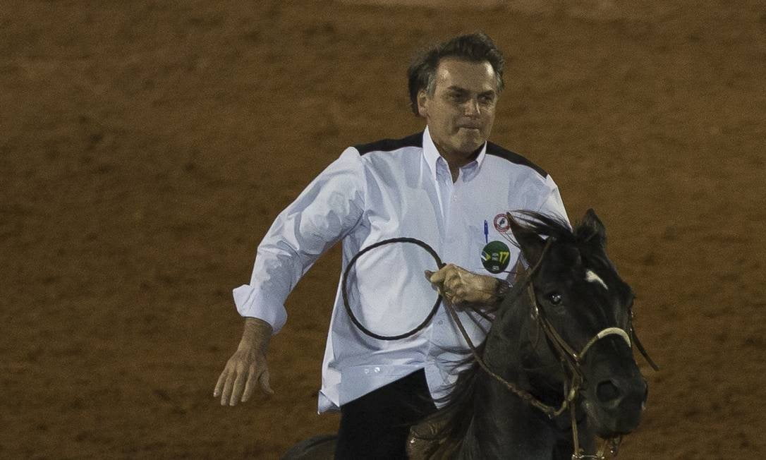 Em Barretos, Bolsonaro Assina Decreto A Favor De Rodeios: 'Não Existe Politicamente Correto'