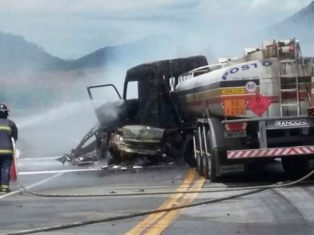 Bahia: Vítimas Carbonizadas Após Acidente Na Br-116 Eram Da Mesma Família