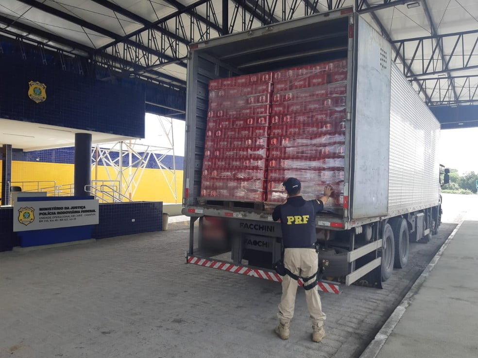 Prf Apreende Carga De Cerveja Avaliada Em Mais De R$ 100 Mil Em Canapi - Al