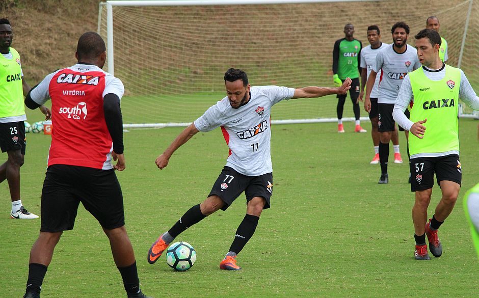 Embalado Fora De Casa, Leão Tenta Terceiro Triunfo 'Seguido' Hoje